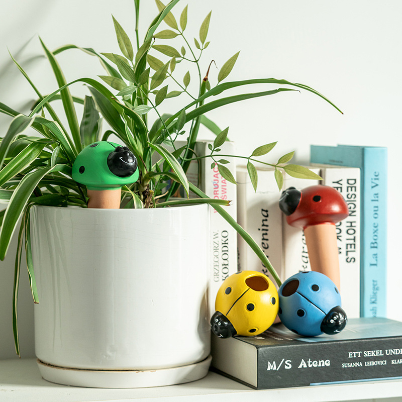 أجهزة سقي النباتات، أوتاد سقي  - مراجعة Self Watering Insert وسعره